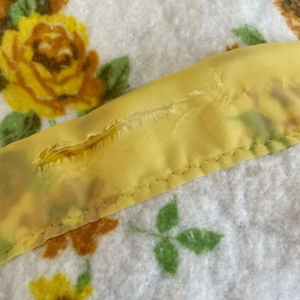 Vintage 60s Floral Acrylic Flannel Yellow Blanket Twin Size